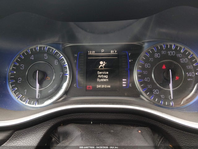 44977658 :رقم المزاد ، 1C3CCCAB9FN655800 vin ، 2015 Chrysler 200 Limited مزاد بيع