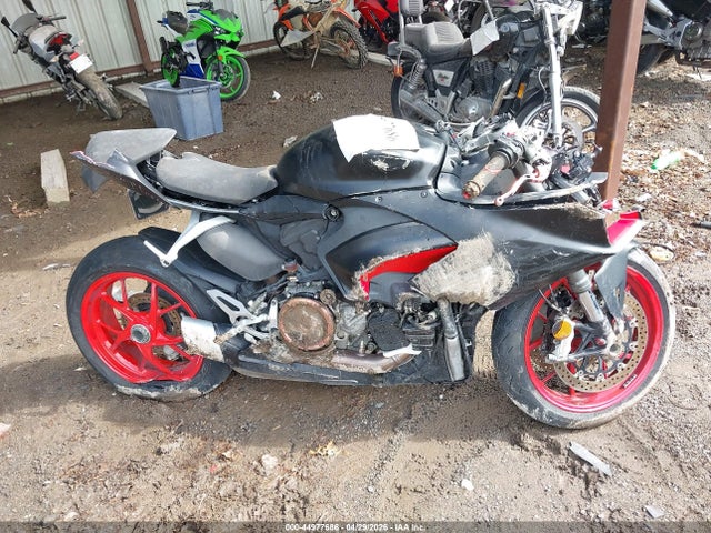44977686 :رقم المزاد ، ZDMHAATW8MB005693 vin ، 2021 Ducati Panigale V2 مزاد بيع