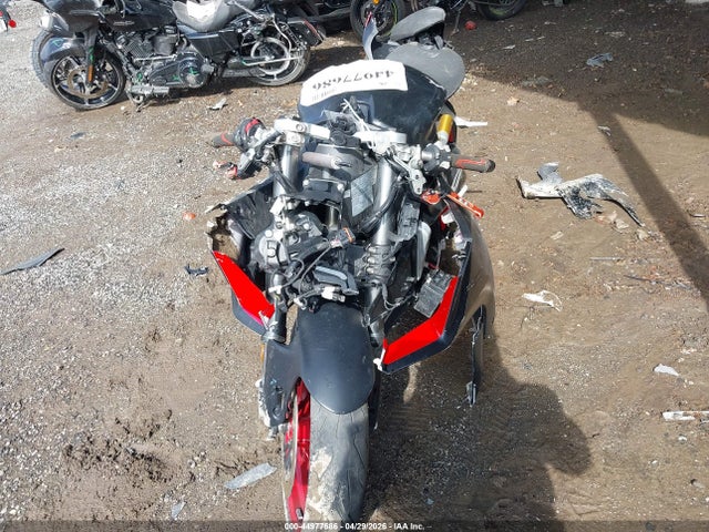 44977686 :رقم المزاد ، ZDMHAATW8MB005693 vin ، 2021 Ducati Panigale V2 مزاد بيع