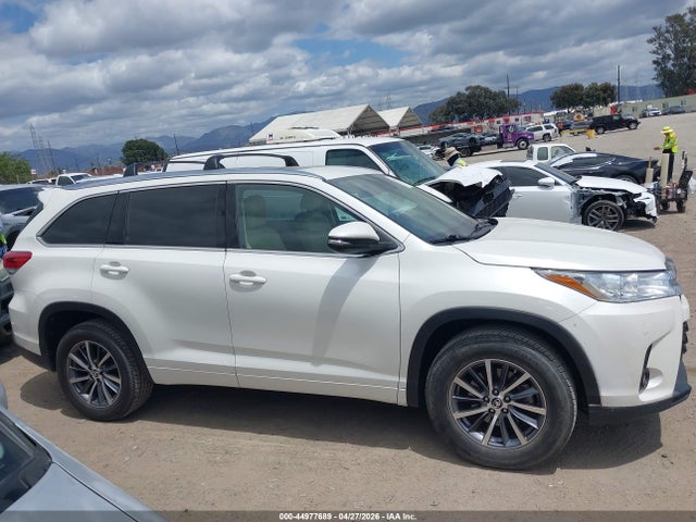 Toyota Highlander Se/xle 2018 5TDKZRFH9JS527615 Image 13