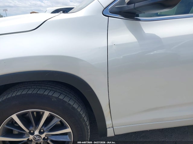 Toyota Highlander Se/xle 2018 5TDKZRFH9JS527615 Image 17