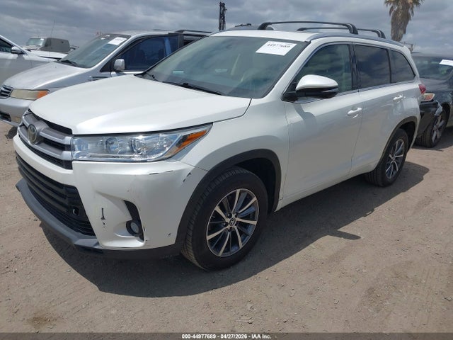 Toyota Highlander Se/xle 2018 5TDKZRFH9JS527615 Image 2