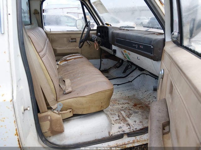 1983 Chevrolet C10 მანქანა იყიდება აუქციონზე, vin: 2GCCC14D7D1194110, აუქციონის ნომერი: 44977720