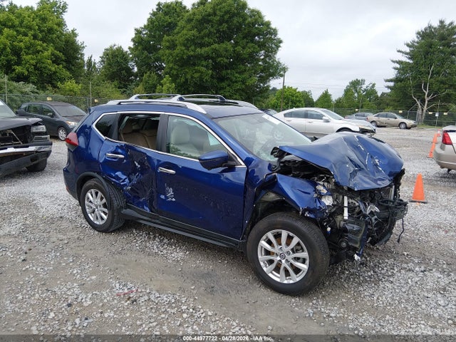 5N1AT2MTXJC718100 Nissan ROGUE SV