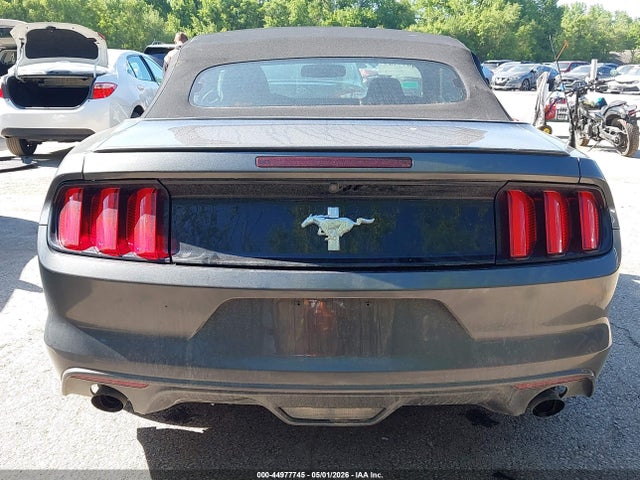 44977745 :رقم المزاد ، 1FATP8EM3F5338450 vin ، 2015 Ford Mustang V6 مزاد بيع