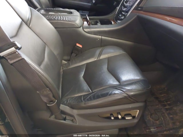 44977776 :رقم المزاد ، 1GYS4TKJ1FR633688 vin ، 2015 Cadillac Escalade Esv Premium مزاد بيع