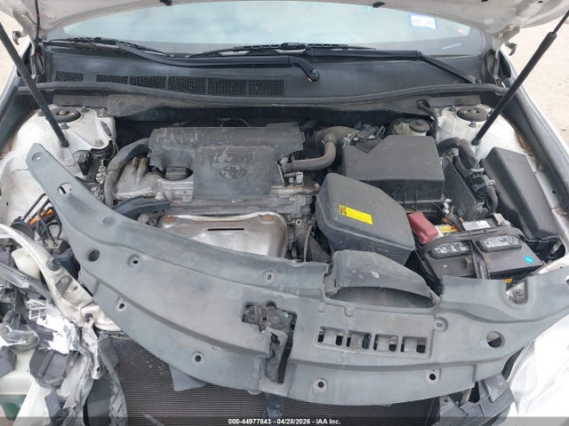 44977843 :رقم المزاد ، 4T4BF1FKXFR502460 vin ، 2015 Toyota Camry Le مزاد بيع