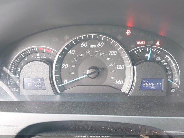 44977843 :رقم المزاد ، 4T4BF1FKXFR502460 vin ، 2015 Toyota Camry Le مزاد بيع