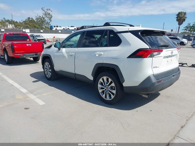 Toyota Rav4 Xle Premium 2021 2T3C1RFV2MW113385 Image 3
