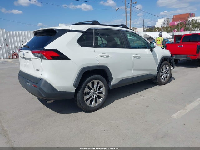 Toyota Rav4 Xle Premium 2021 2T3C1RFV2MW113385 Image 4