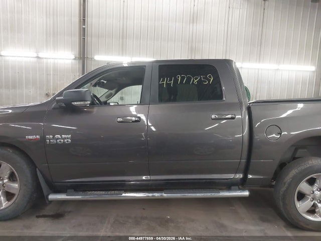 44977859 :رقم المزاد ، 3C6RR7LT9JG210418 vin ، 2018 Ram 1500 Big Horn  4x4 5'7 Box مزاد بيع