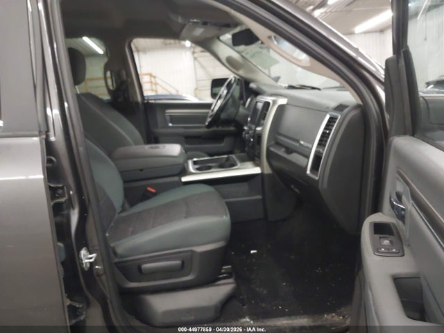 44977859 :رقم المزاد ، 3C6RR7LT9JG210418 vin ، 2018 Ram 1500 Big Horn  4x4 5'7 Box مزاد بيع