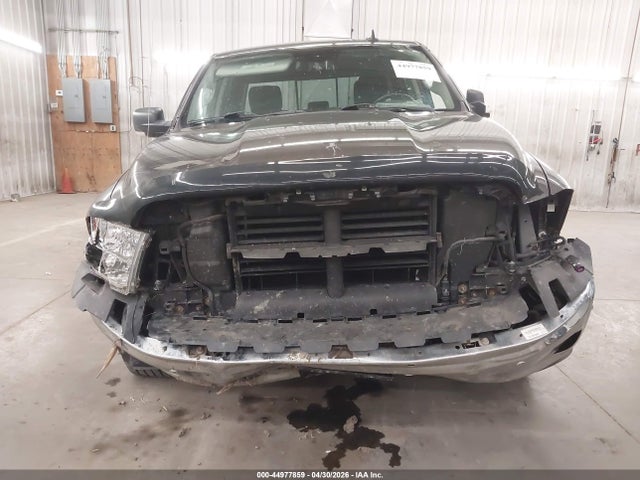 44977859 :رقم المزاد ، 3C6RR7LT9JG210418 vin ، 2018 Ram 1500 Big Horn  4x4 5'7 Box مزاد بيع