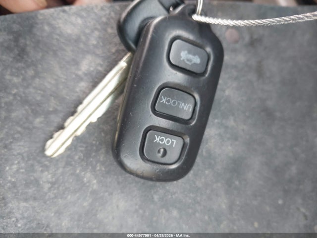 44977901 :رقم المزاد ، 4T1BE32K22U638400 vin ، 2002 Toyota Camry Le مزاد بيع