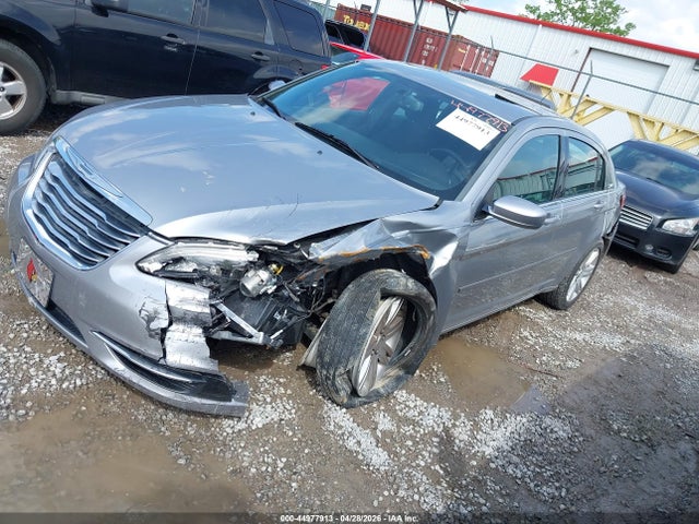 44977913 :رقم المزاد ، 1C3CCBBB5DN601027 vin ، 2013 Chrysler 200 Touring مزاد بيع