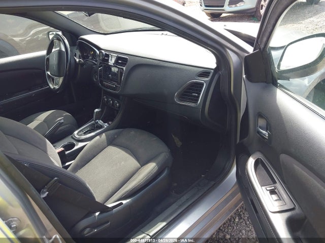 44977913 :رقم المزاد ، 1C3CCBBB5DN601027 vin ، 2013 Chrysler 200 Touring مزاد بيع