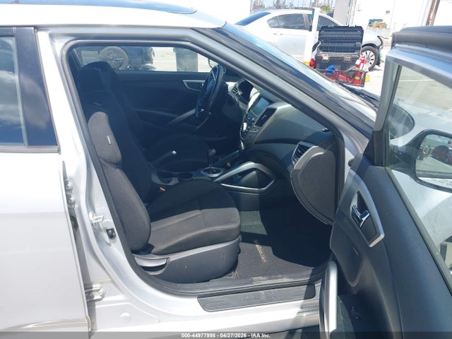 KMHTC6AD1HU320601 Hyundai Veloster Value Edition