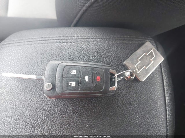 1G1PA5SH7F7243860 Chevrolet Cruze Ls Auto