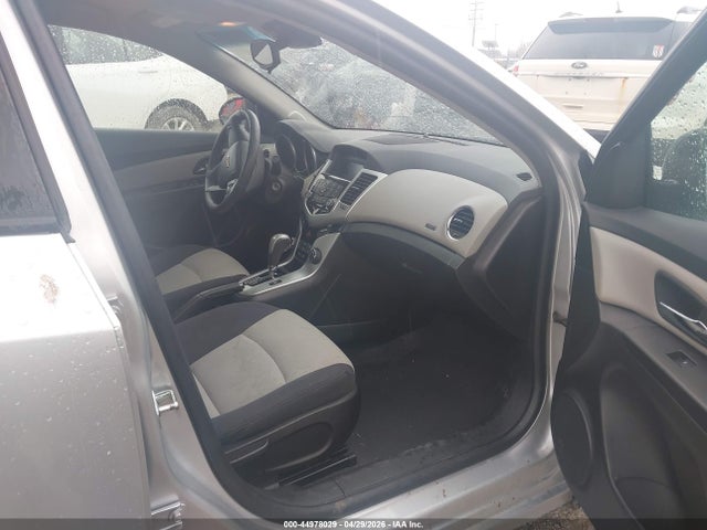 1G1PA5SH7F7243860 Chevrolet Cruze Ls Auto