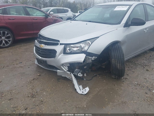 1G1PA5SH7F7243860 Chevrolet Cruze Ls Auto