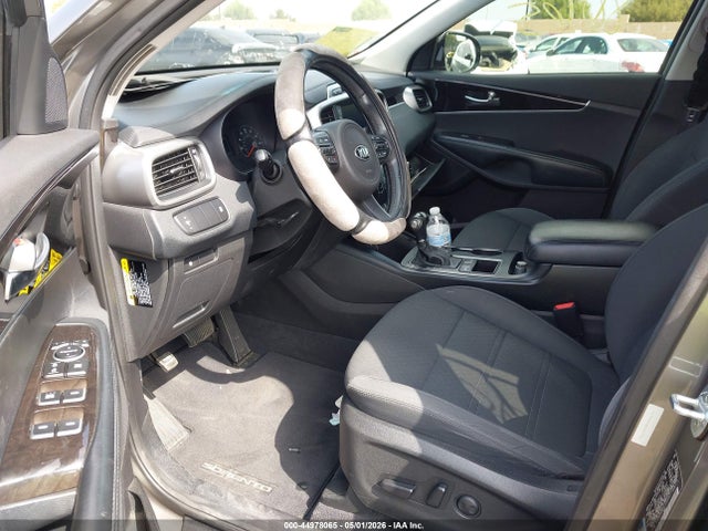 5XYPG4A38HG279827 KIA Sorento 2.4l Lx