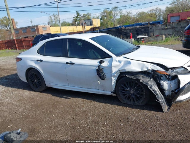 44978084 :رقم المزاد ، 4T1T11AK8MU484784 vin ، 2021 Toyota Camry Se Nightshade Edition مزاد بيع