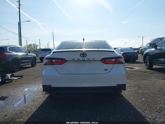 44978084 :رقم المزاد ، 4T1T11AK8MU484784 vin ، 2021 Toyota Camry Se Nightshade Edition مزاد بيع