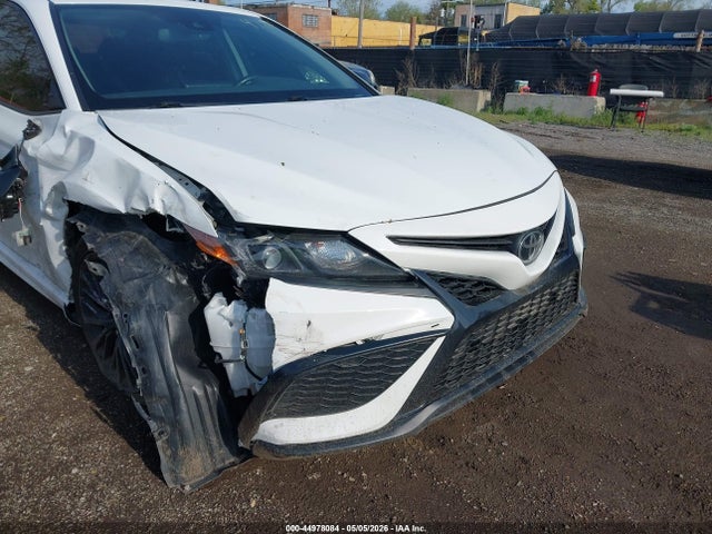 44978084 :رقم المزاد ، 4T1T11AK8MU484784 vin ، 2021 Toyota Camry Se Nightshade Edition مزاد بيع