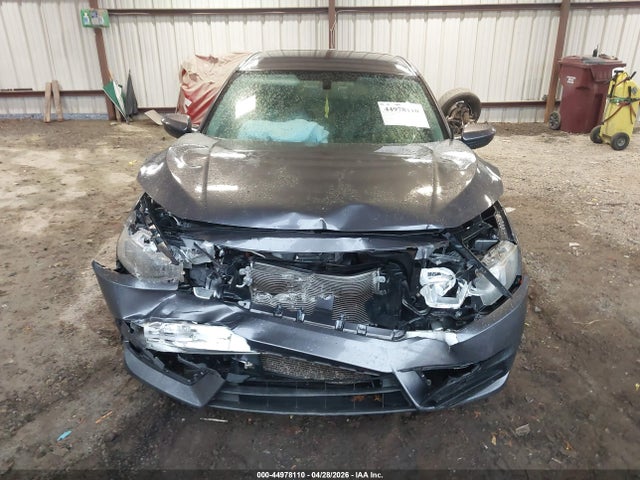 Продажа на аукционе авто 2017 Honda Civic Lx, vin: 19XFC2F55HE019694, номер лота: 44978110