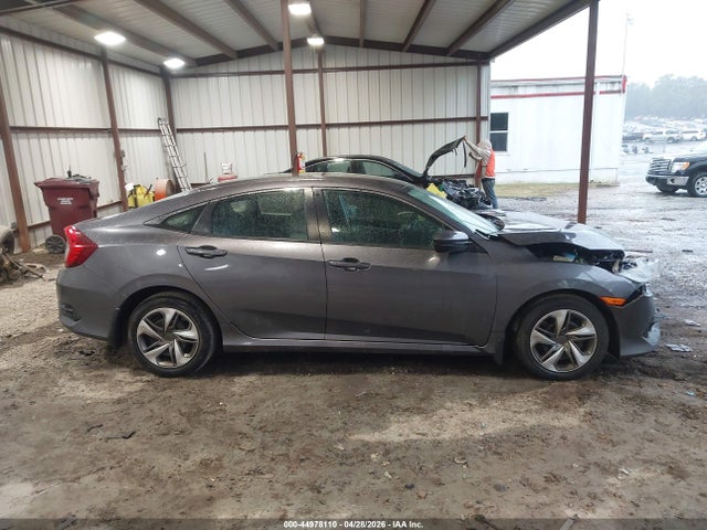 Продажа на аукционе авто 2017 Honda Civic Lx, vin: 19XFC2F55HE019694, номер лота: 44978110