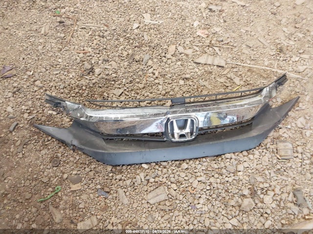 Продажа на аукционе авто 2017 Honda Civic Lx, vin: 19XFC2F55HE019694, номер лота: 44978110