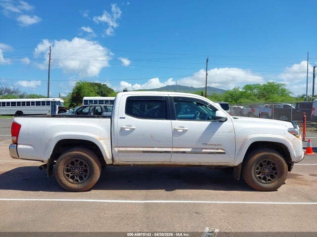44978142 :رقم المزاد ، 5TFCZ5ANXHX078041 vin ، 2017 Toyota Tacoma Sr5 V6 مزاد بيع