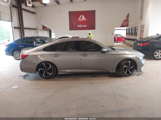 44978222 :رقم المزاد ، 1HGCV1F3XJA233273 vin ، 2018 Honda Accord Sport مزاد بيع