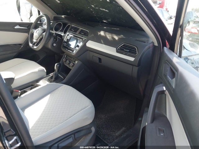 Продажа на аукционе авто 2020 Volkswagen Tiguan 2.0t S, vin: 3VV1B7AX9LM138335, номер лота: 44978229
