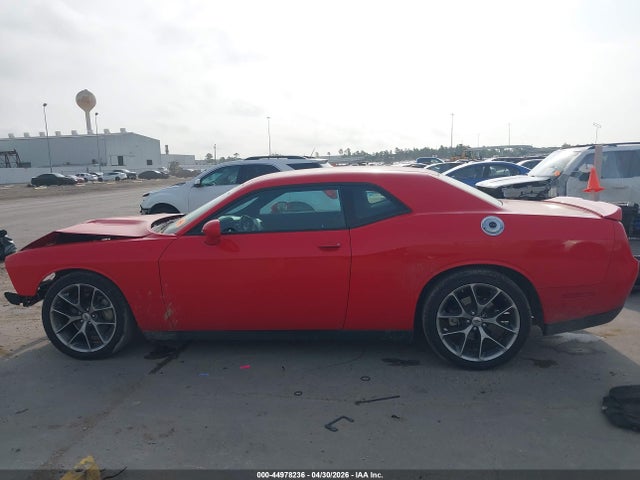 2C3CDZJG7NH211818 Dodge Challenger Gt