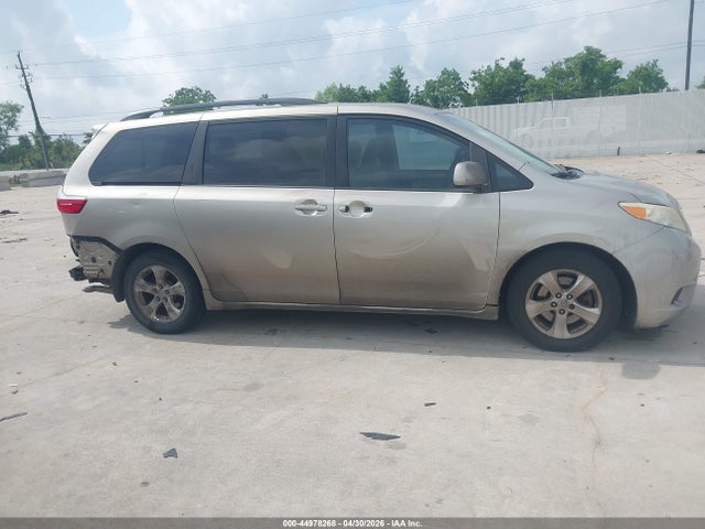5TDKK3DCXFS603343 Toyota Sienna Le 8 Passenger