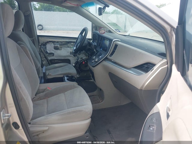 5TDKK3DCXFS603343 Toyota Sienna Le 8 Passenger