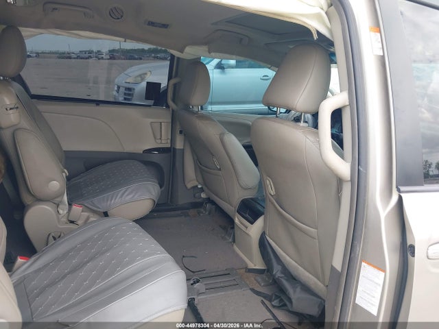 44978304 :رقم المزاد ، 5TDYK3DC2GS750249 vin ، 2016 Toyota Sienna Xle 8 Passenger مزاد بيع
