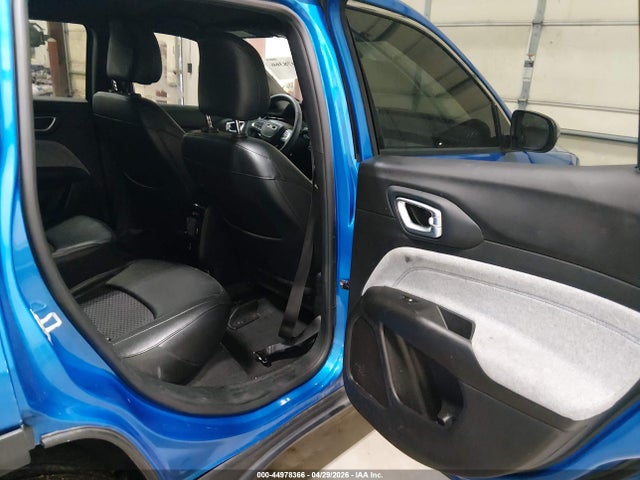 44978366 :رقم المزاد ، 3C4NJDBN1PT563283 vin ، 2023 Jeep Compass Latitude 4x4 مزاد بيع