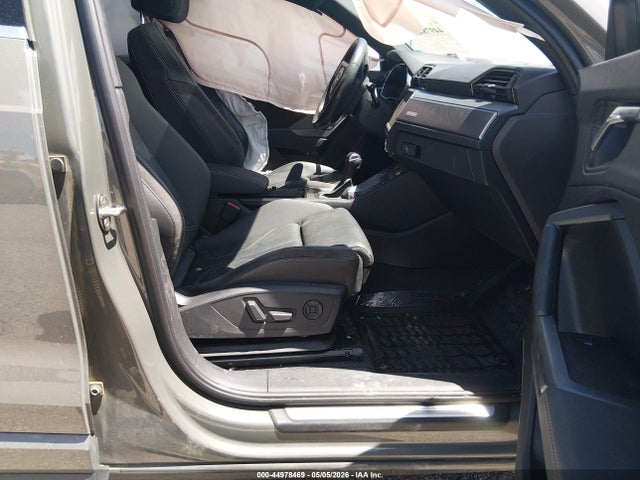 Продаж на аукціоні авто 2020 Audi Q3 Premium Plus 45 Tfsi S Line Quattro Tiptronic, vin: WA1EECF37L1024735, номер лоту: 44978469