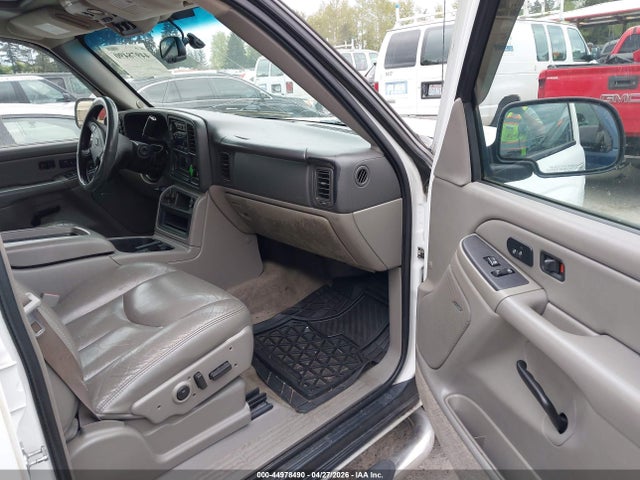 44978490 :رقم المزاد ، 3GNFK16Z35G228357 vin ، 2005 Chevrolet Suburban 1500 Lt مزاد بيع
