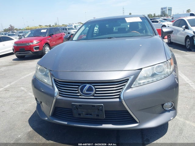 44978517 :رقم المزاد ، JTHBW1GG8D2015306 vin ، 2013 Lexus Es 300h مزاد بيع