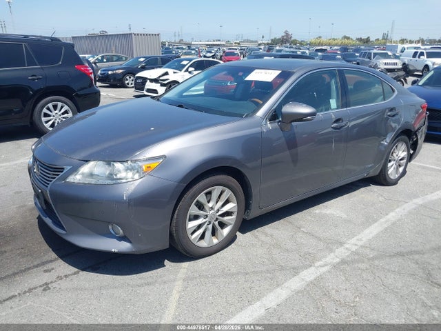 44978517 :رقم المزاد ، JTHBW1GG8D2015306 vin ، 2013 Lexus Es 300h مزاد بيع