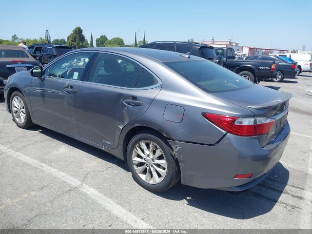 44978517 :رقم المزاد ، JTHBW1GG8D2015306 vin ، 2013 Lexus Es 300h مزاد بيع