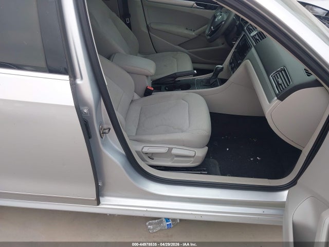 44978535 :رقم المزاد ، 1VWAS7A34GC051037 vin ، 2016 Volkswagen Passat 1.8t S مزاد بيع