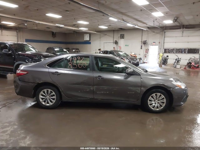 2016 Toyota Camry Le მანქანა იყიდება აუქციონზე, vin: 4T4BF1FK7GR527222, აუქციონის ნომერი: 44978560