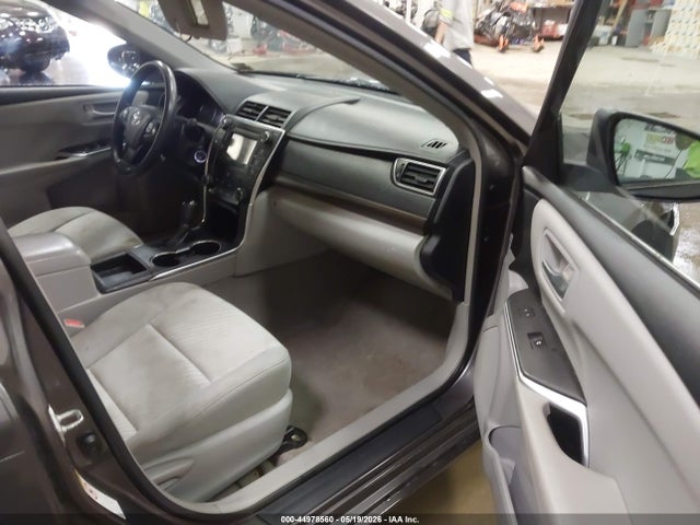2016 Toyota Camry Le მანქანა იყიდება აუქციონზე, vin: 4T4BF1FK7GR527222, აუქციონის ნომერი: 44978560