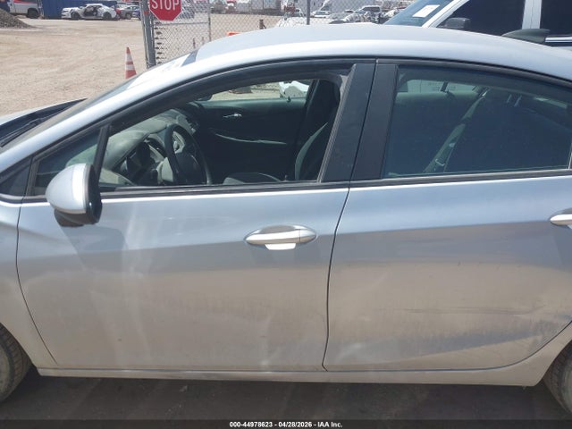 44978623 :رقم المزاد ، 1G1BC5SM9J7198608 vin ، 2018 Chevrolet Cruze Ls Auto مزاد بيع