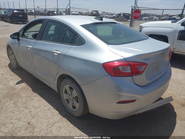 44978623 :رقم المزاد ، 1G1BC5SM9J7198608 vin ، 2018 Chevrolet Cruze Ls Auto مزاد بيع