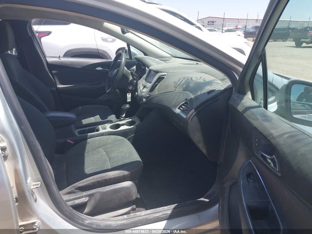 44978623 :رقم المزاد ، 1G1BC5SM9J7198608 vin ، 2018 Chevrolet Cruze Ls Auto مزاد بيع